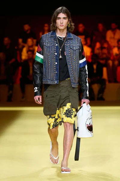 Look 4